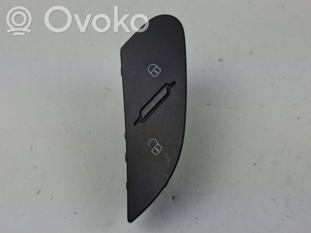 Alfa Romeo Stelvio Central locking switch button 