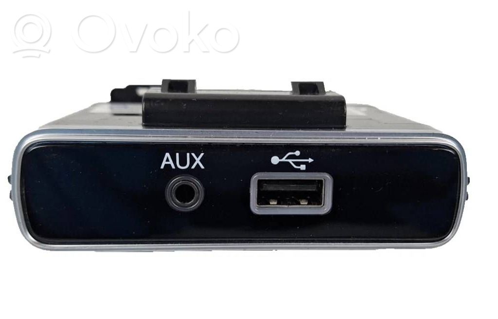 Alfa Romeo Stelvio Enchufe conector USB 