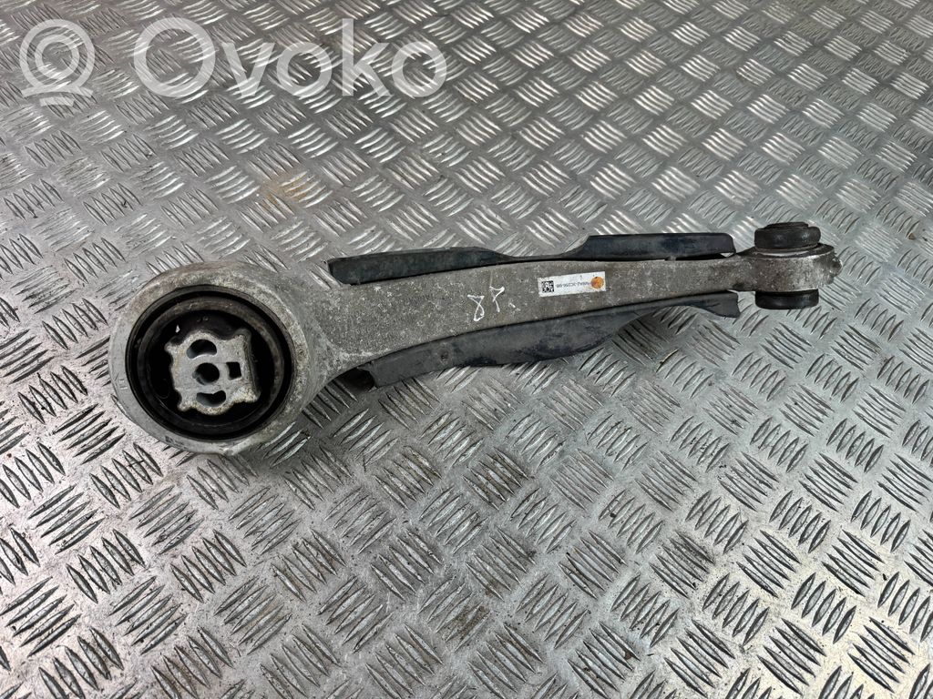 Dolny wahacz przedni   M8A23C256BB,MK832D206AB