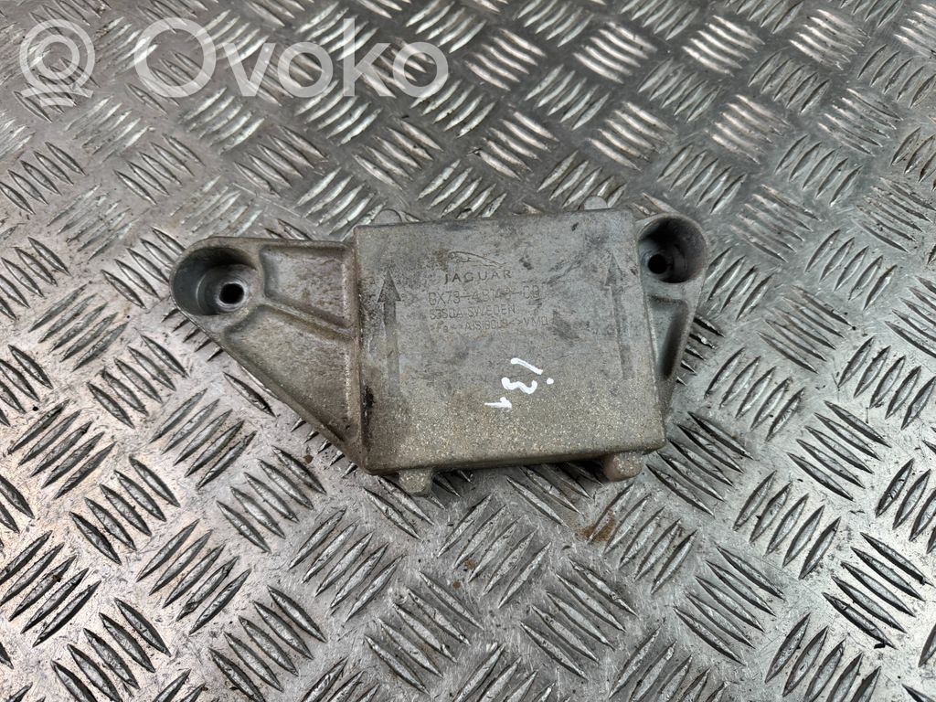 Jaguar F-Pace Rear differential/diff mount bracket 
