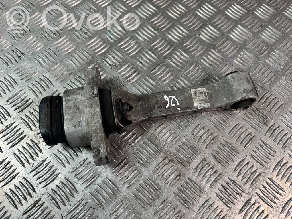 KIA Sorento Engine mount bracket 