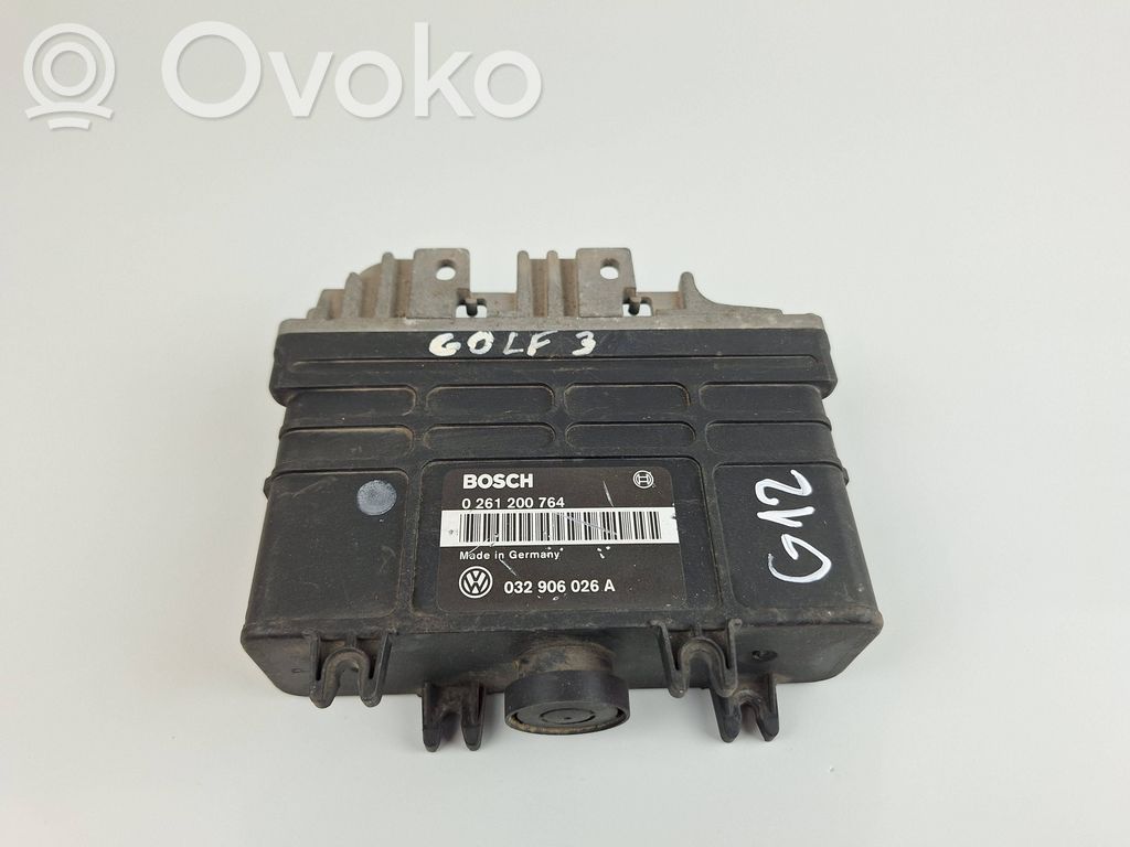 Volkswagen Golf III Engine control unit/module 