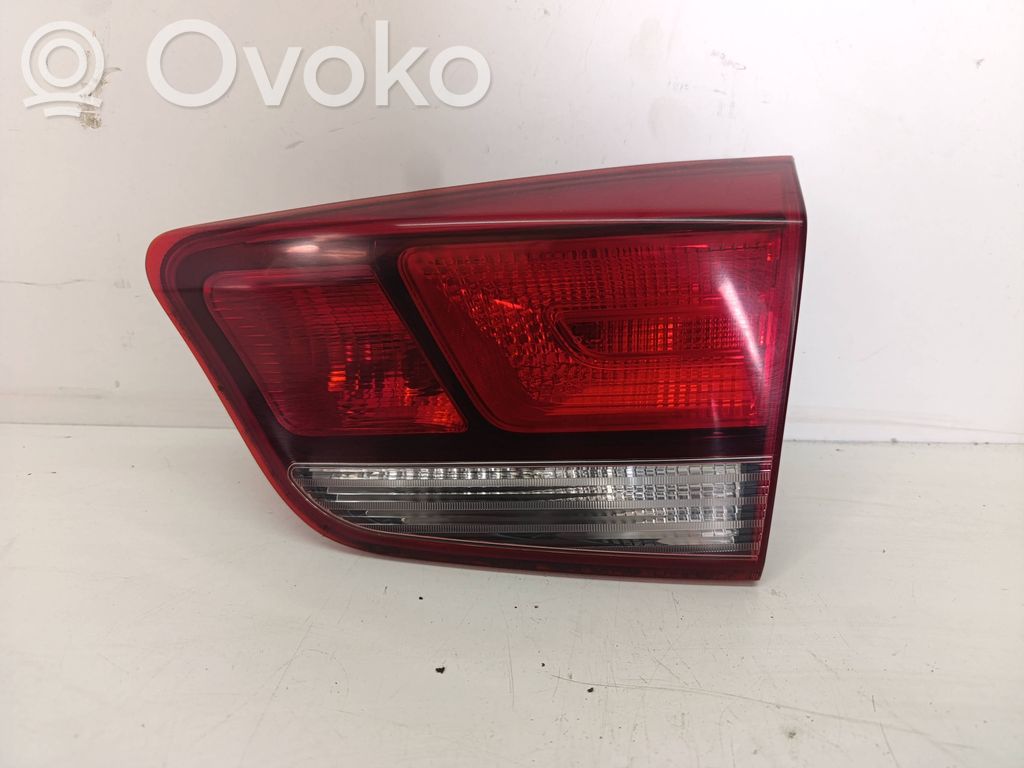 KIA Rio Takaluukun takavalot 