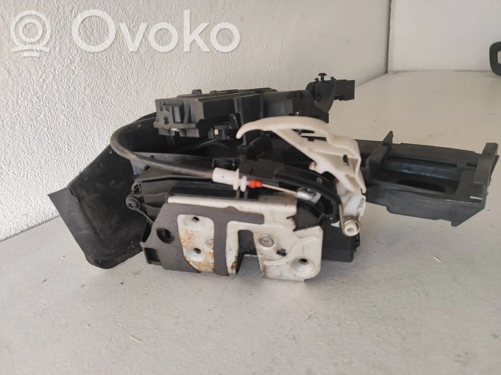 Ford Focus Aizmugurē slēdzene 