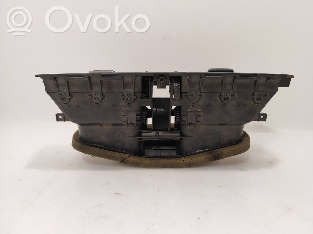 BMW 5 E60 E61 Centrinės oro grotelės 