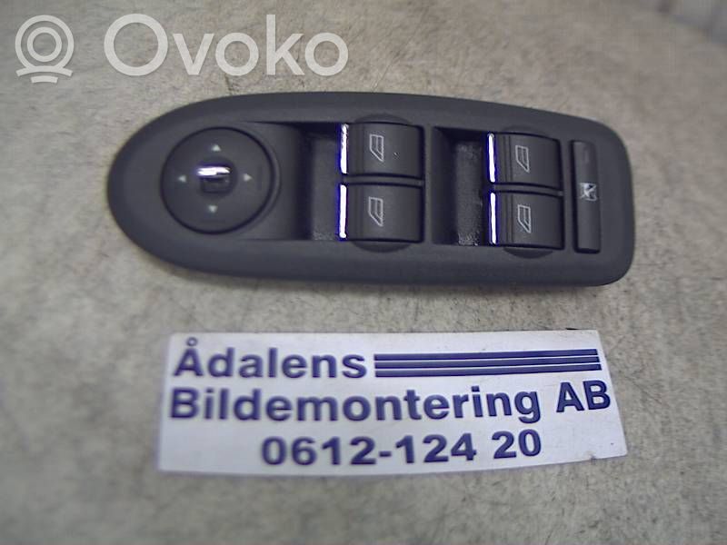 Ford Kuga I Electric window control switch 
