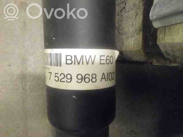 BMW 5 E60 E61 Kardanas komplekte 