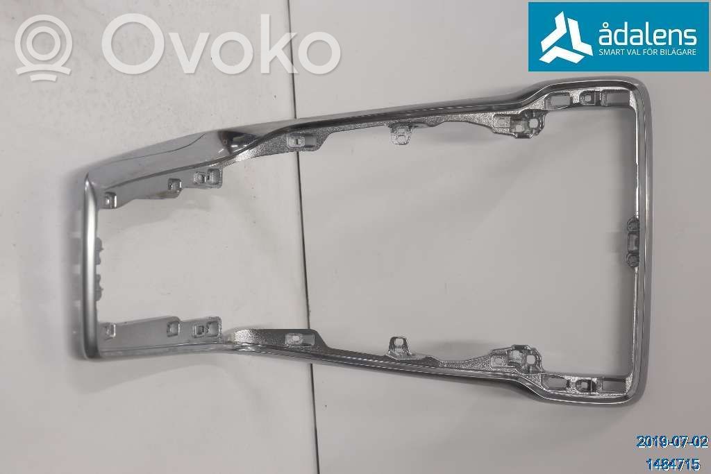 Volvo V40 Instrumentu paneļa dekoratīvā apdare 