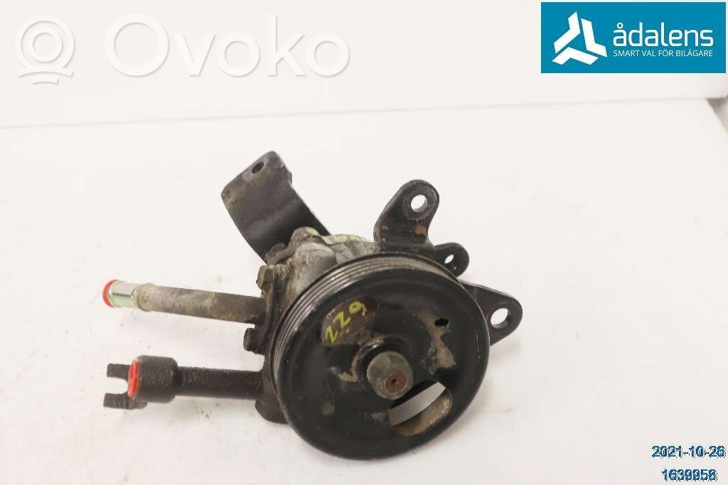 Nissan Navara D40 Ohjaustehostimen pumppu 