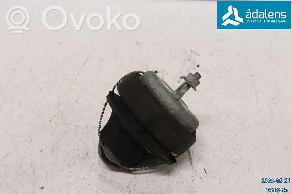 Engine mount bracket   30778951