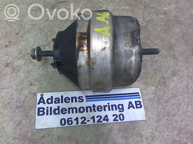 Engine mount bracket   8D0199379K,000622190706