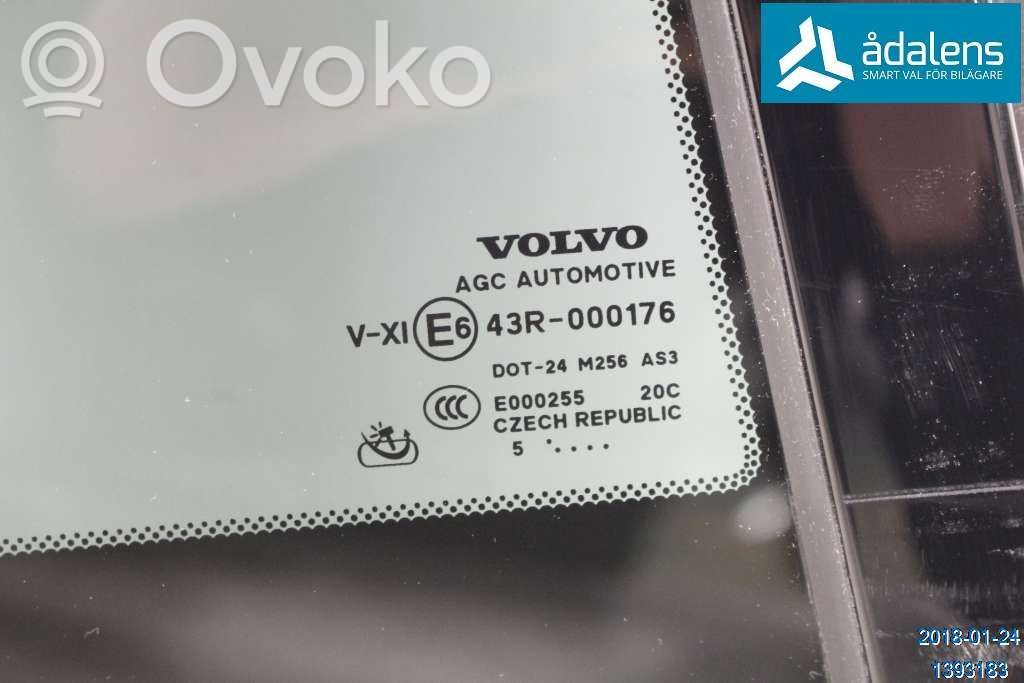 Volvo XC90 Ventanilla de ventilación de la puerta trasera 