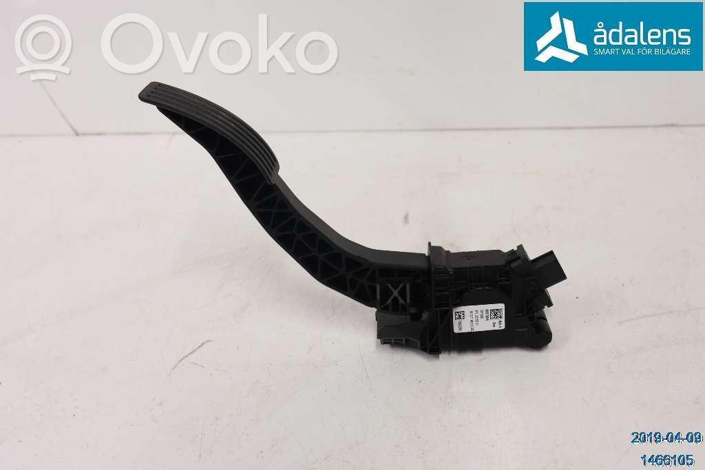 Volvo XC40 Kaasupoljin 