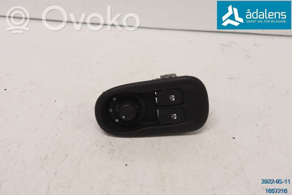 Renault Master III Electric window control switch 
