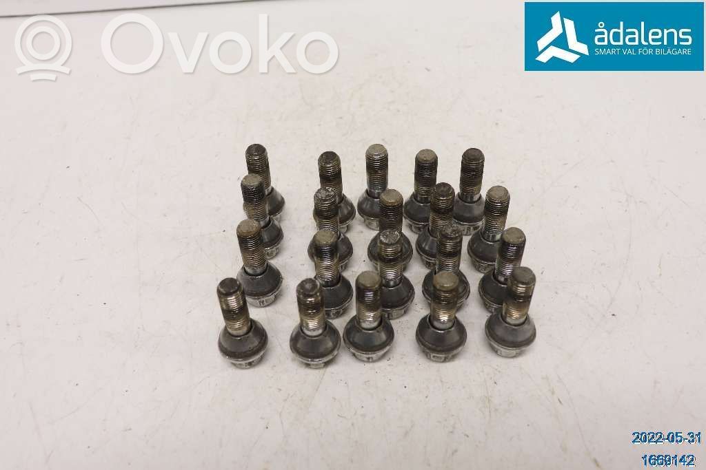 Volvo V70 Tuercas/tornillos 