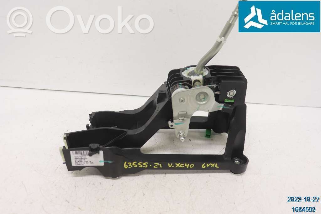 Volvo XC40 Lewarek zmiany biegów / górny 