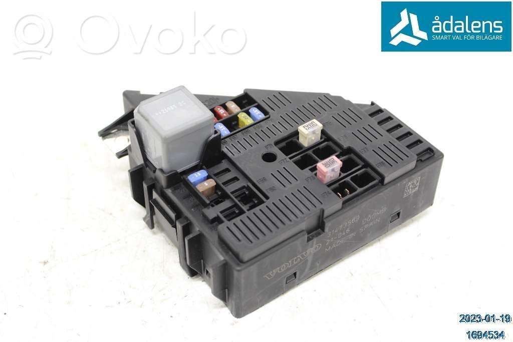 Volvo V60 Fuse module 