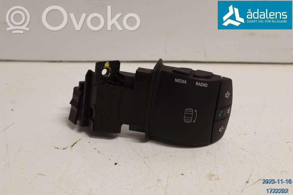 Renault Master III Steering wheel buttons/switches 