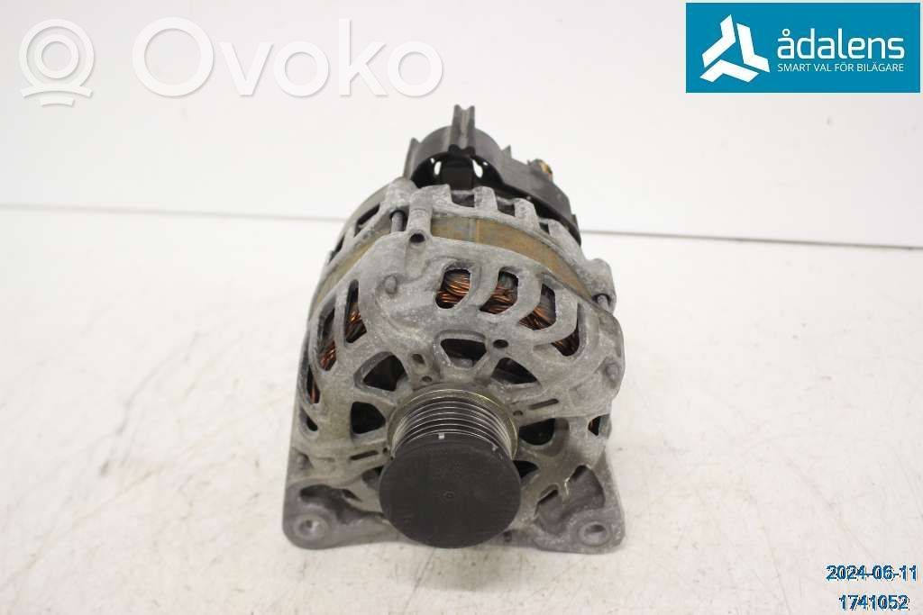 Renault Captur II Generator/alternator 
