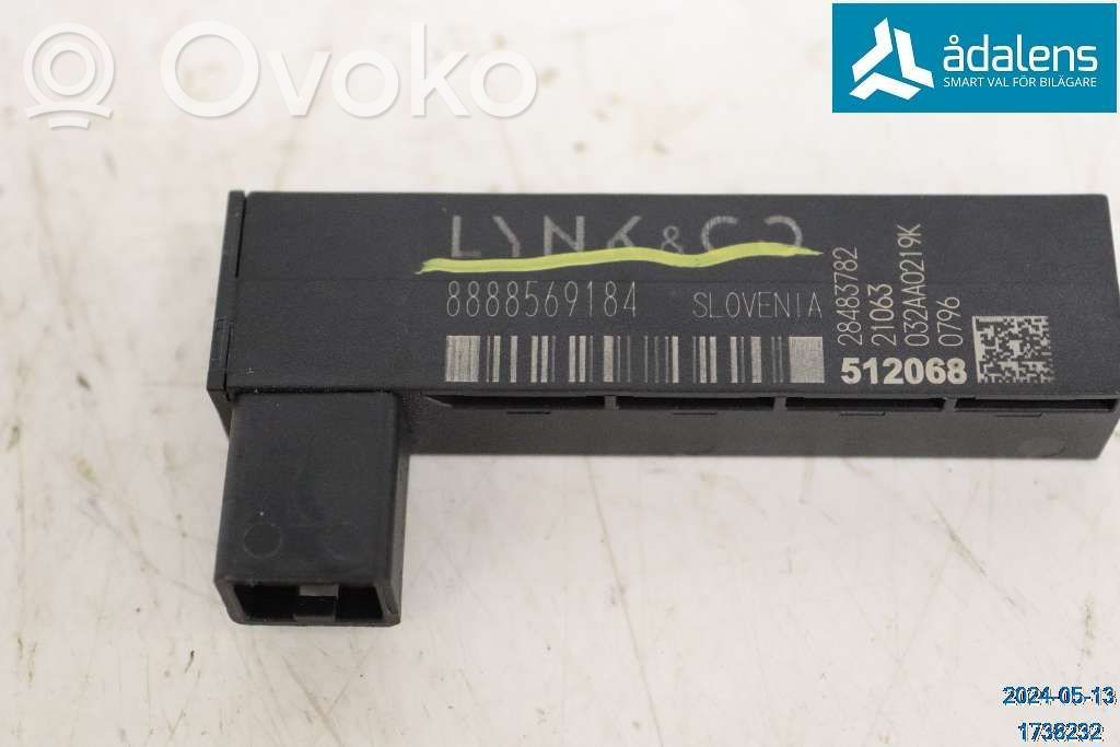 Lynk & co 01 Aerial antenna amplifier 