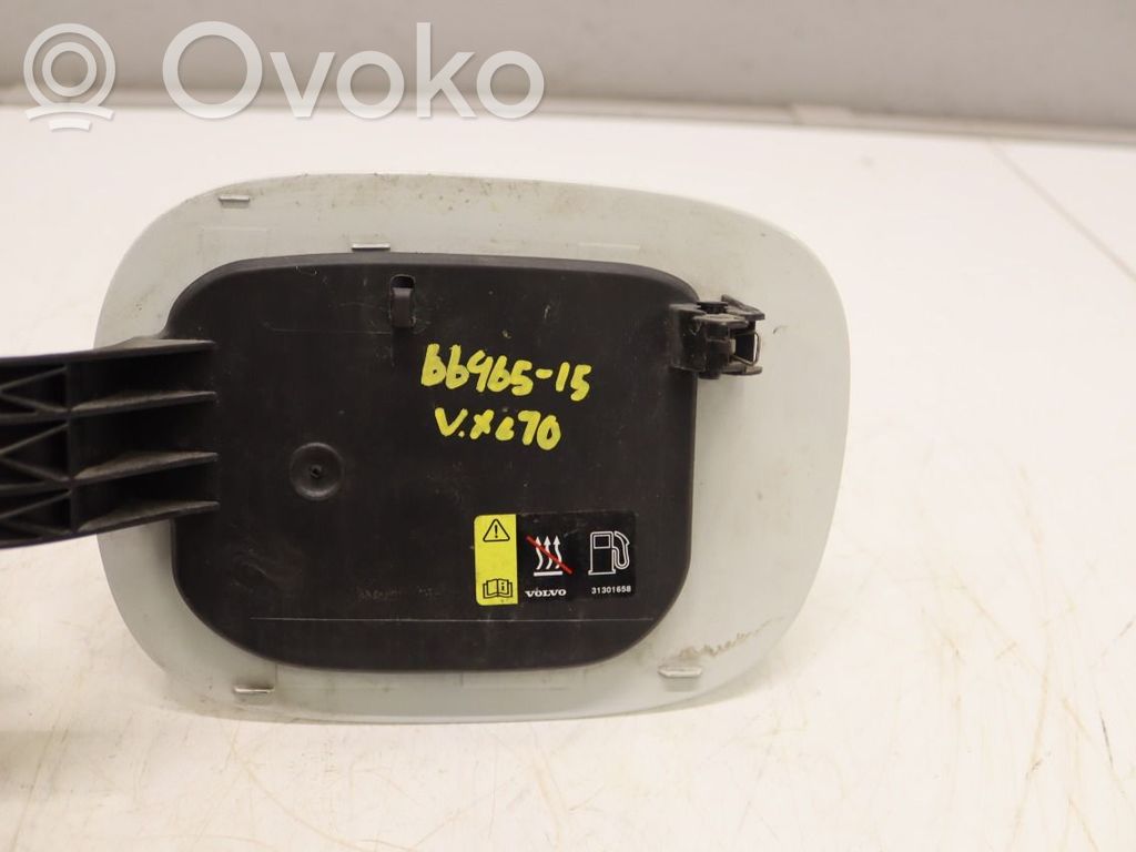 Volvo XC70 Siłownik klapki wlewu paliwa 