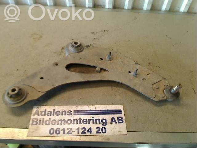 Renault Trafic II (X83) Dolny wahacz przedni 