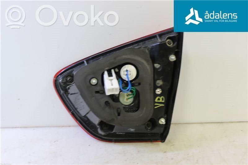 KIA Rio Takaluukun takavalot 