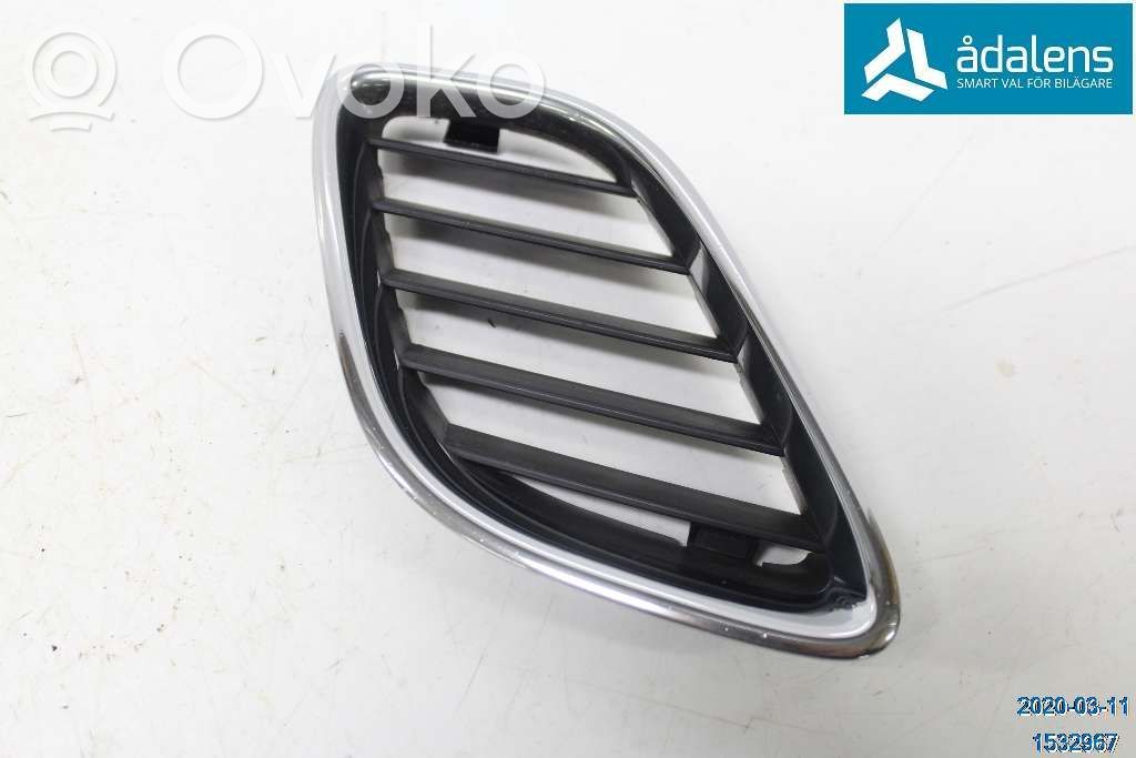Saab 9-5 Front bumper lower grill 