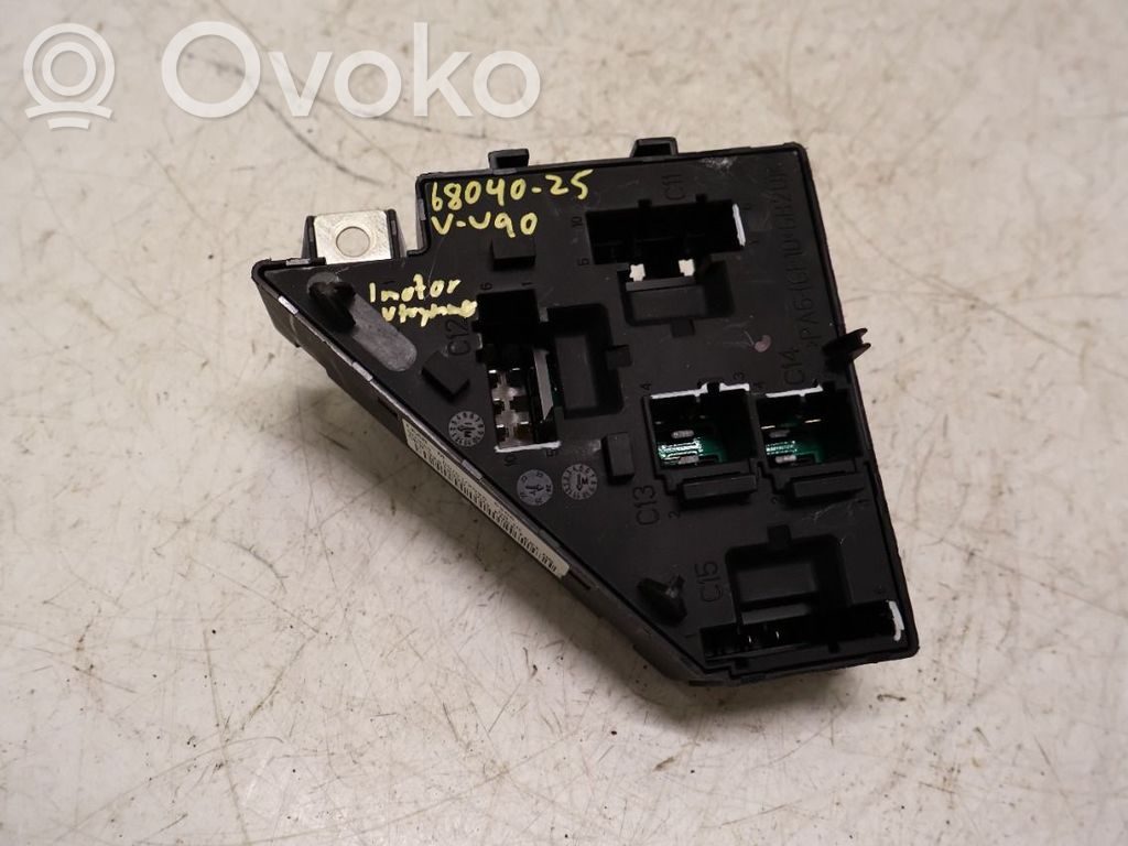 Volvo S90, V90 Fuse module 