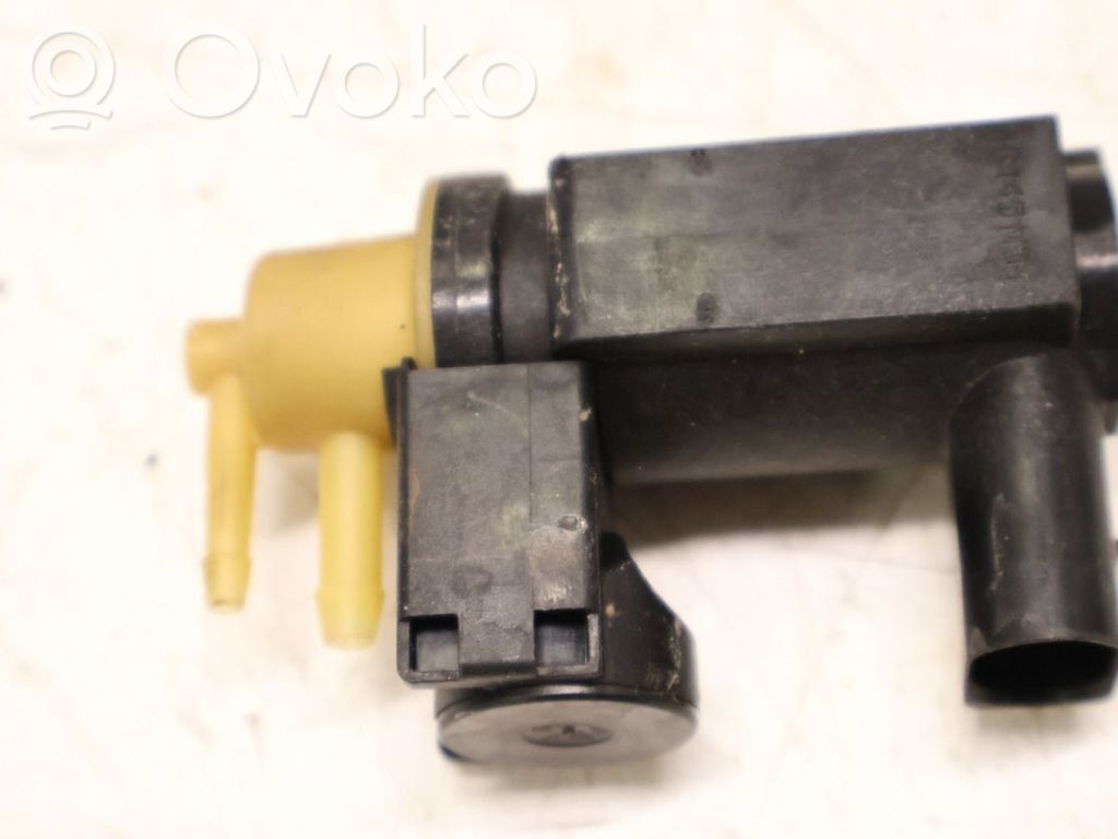 Volvo XC90 Supapă vacuum 