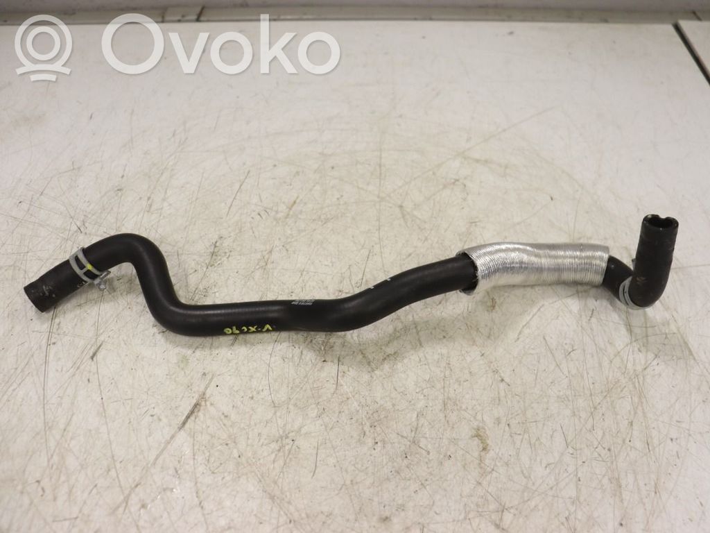 Volvo XC90 Conductă/furtun lichid de răcire motor 