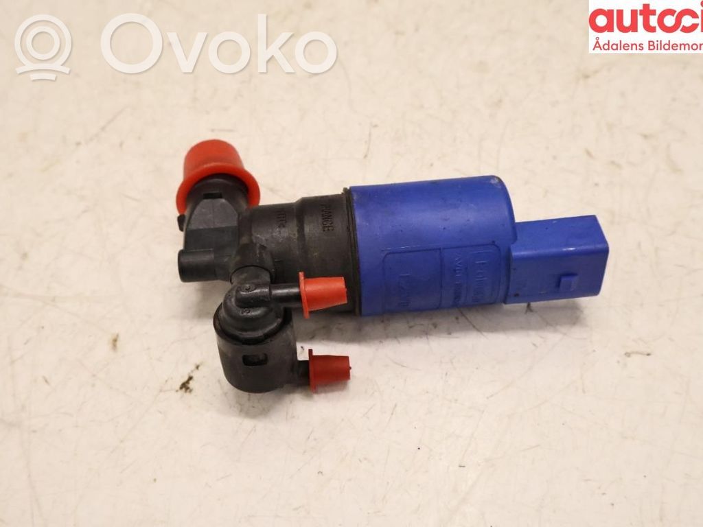 Volvo S60 Windscreen/windshield washer pump 