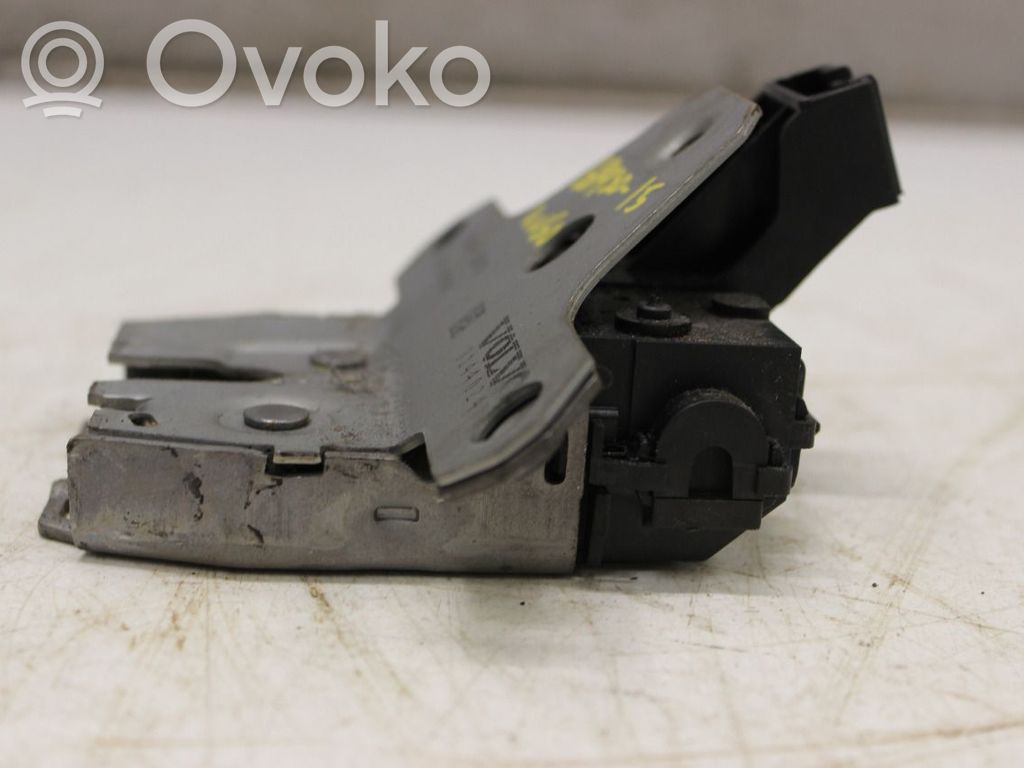 Loading door lock   31440240