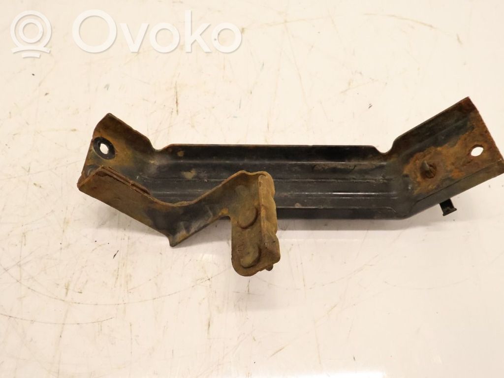 Nissan Navara D23 Support, fixation radiateur 