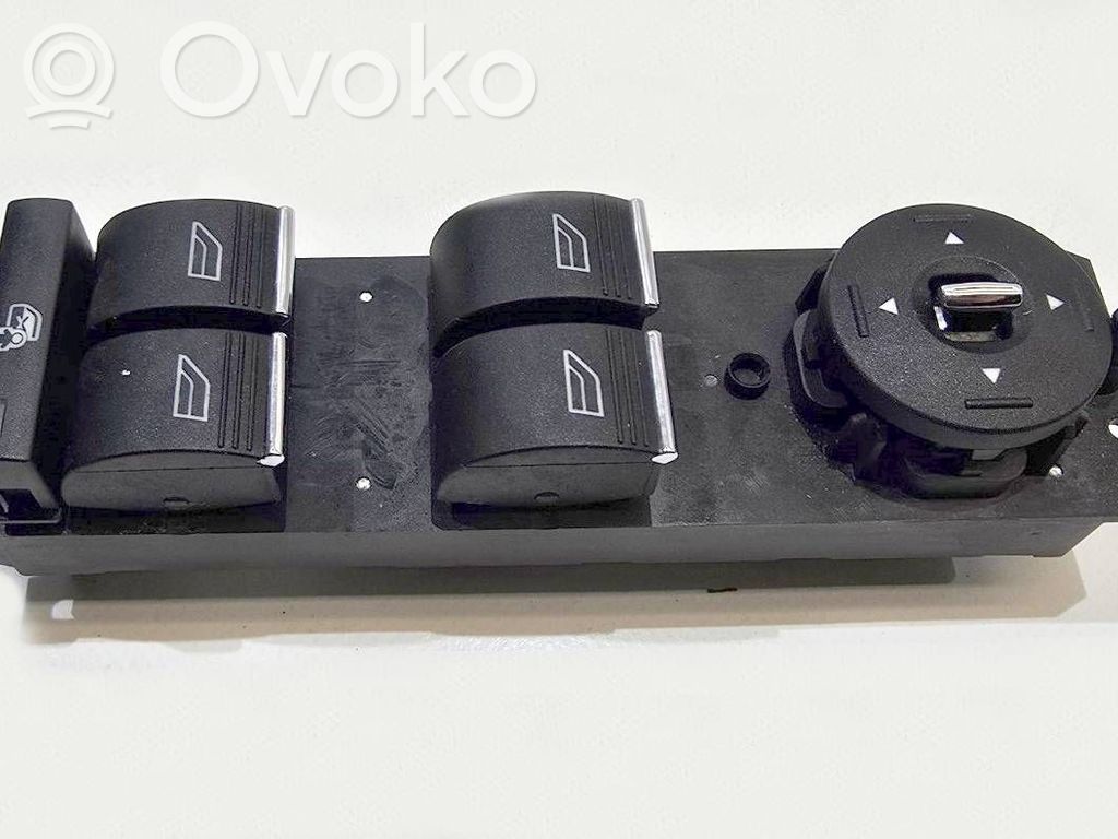 Ford C-MAX II Electric window control switch 