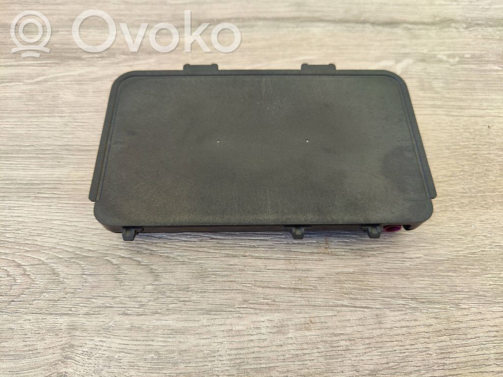 Seat Tarraco Wireless charging module 