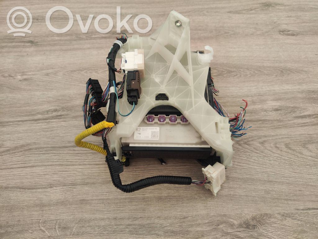 Toyota RAV 4 (XA50) Modul confort 