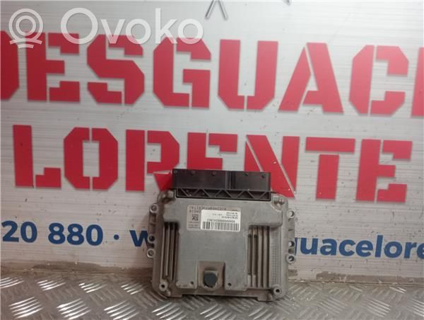 Unidad de control/módulo del motor   888101H000
