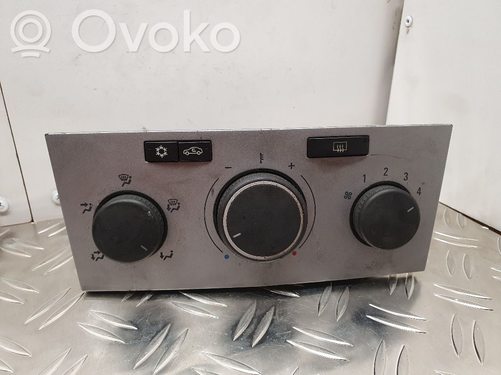 Opel Astra H Climate control unit 
