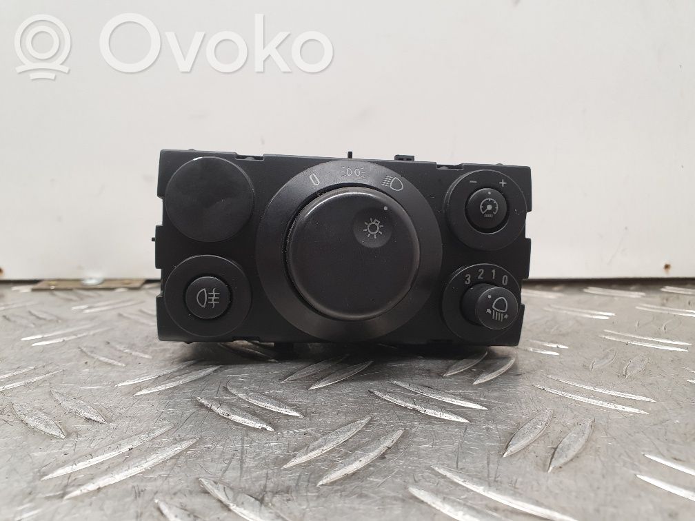 Opel Astra H Light switch 