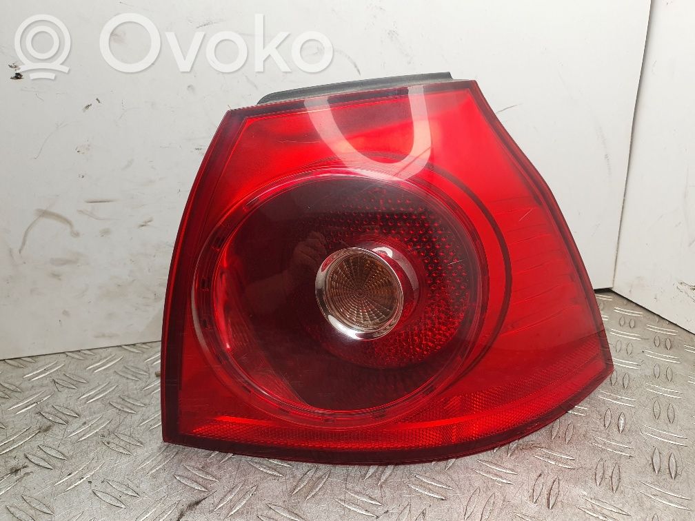 Lampa tylna   1K6945096AC,1K6945096AC,89031823