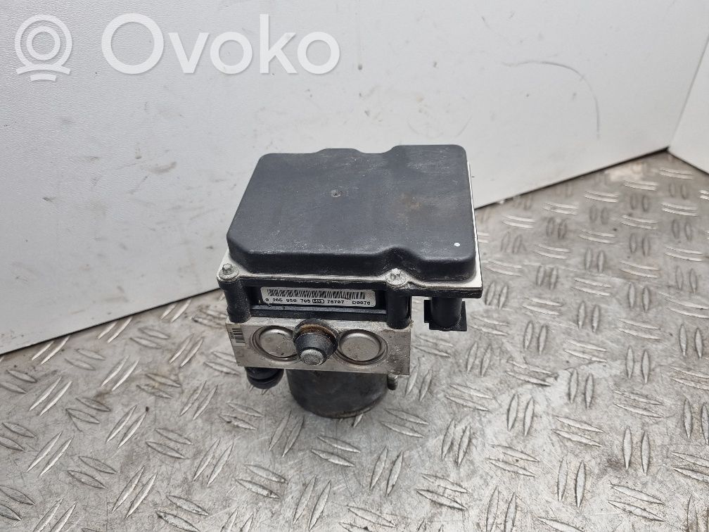 Subaru Impreza III ABS bloks 