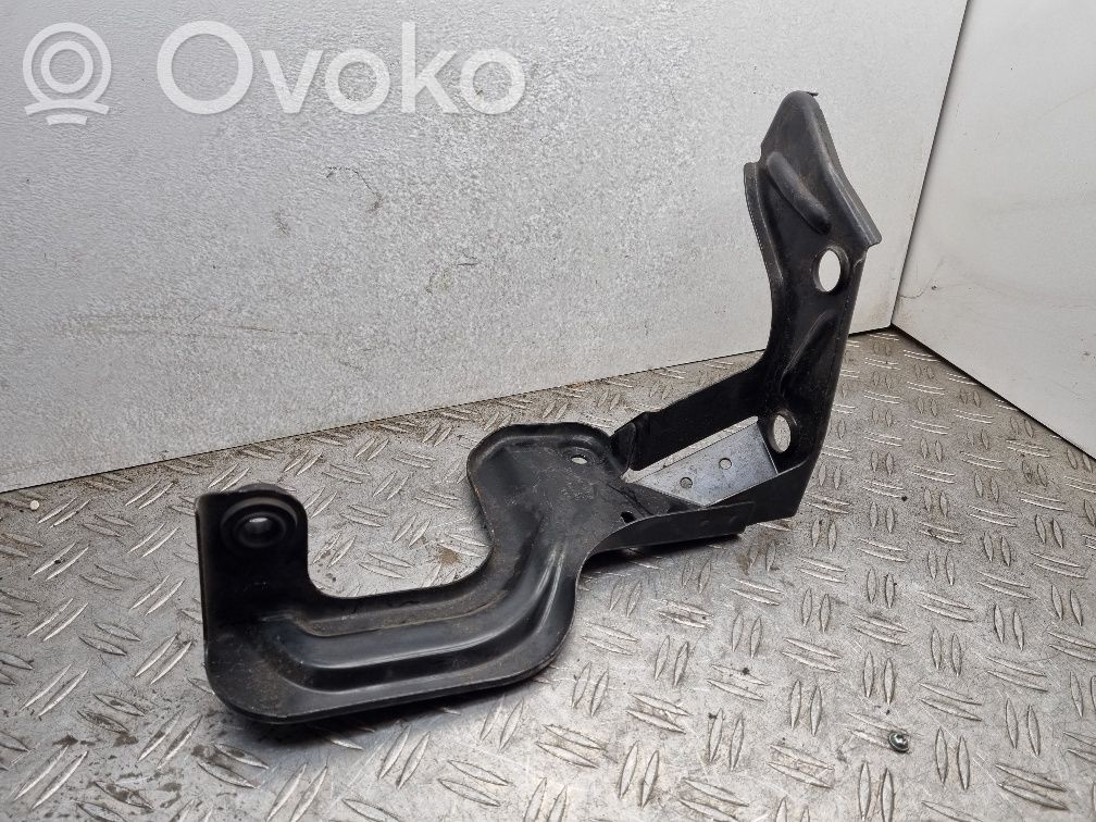 Audi A6 S6 C6 4F Intercooler pipe mounting bracket 