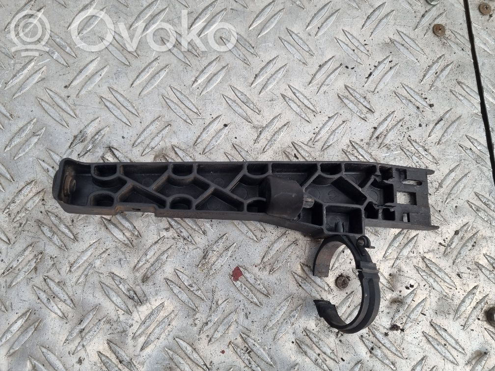 BMW 5 E60 E61 Other engine bay part 
