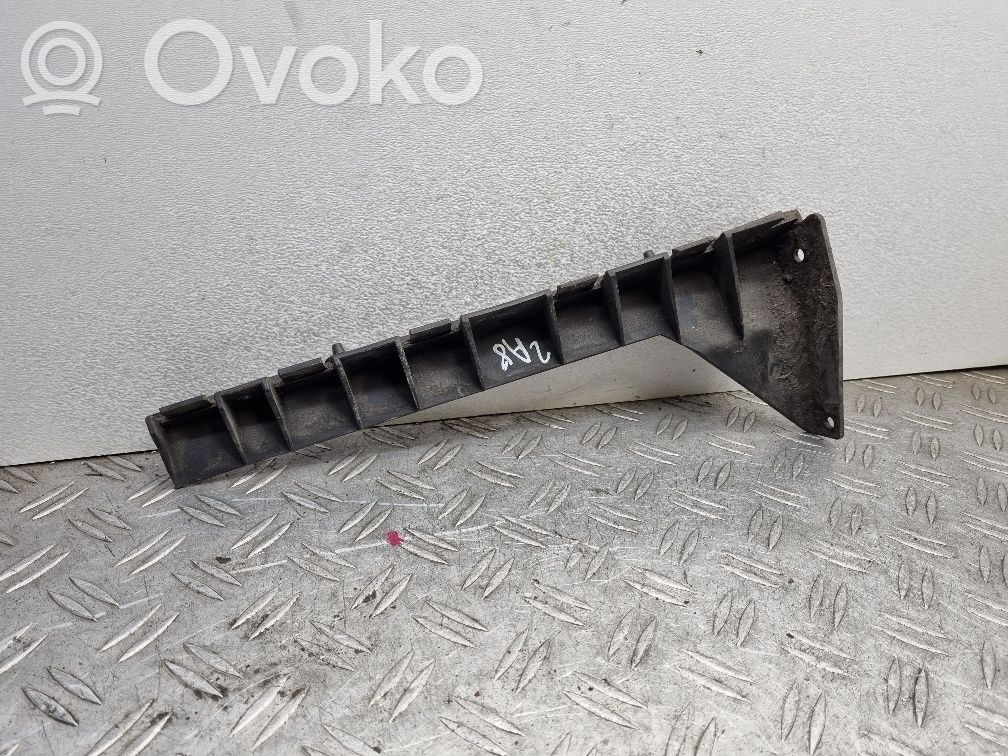 Audi A8 S8 D3 4E Galinis laikiklis bamperio 