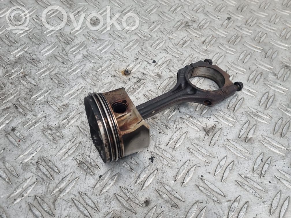 Volkswagen Golf Plus Piston with connecting rod 