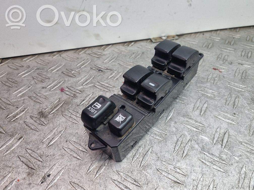 Mitsubishi Outlander Electric window control switch 