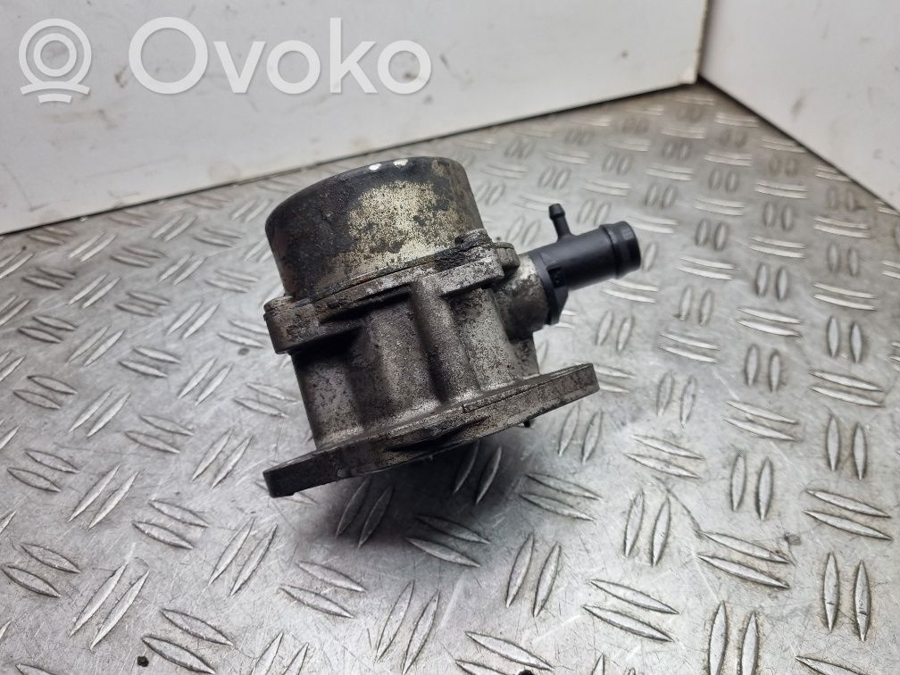 Renault Megane III Vacuum pump 