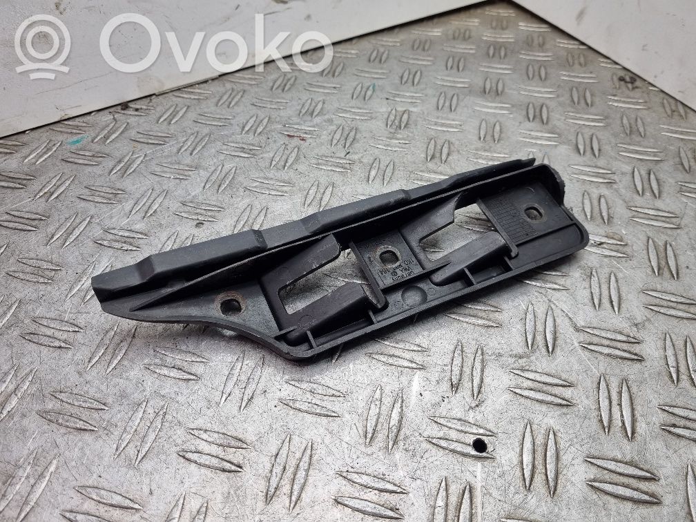 Volkswagen Golf V Front bumper mounting bracket 