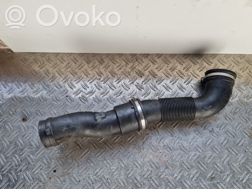 Opel Astra J Oro paėmimo kanalo detalė (-ės) 